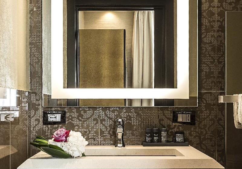 Suite, The Venice Times