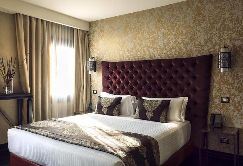 Pokój Superior, The Venice Times