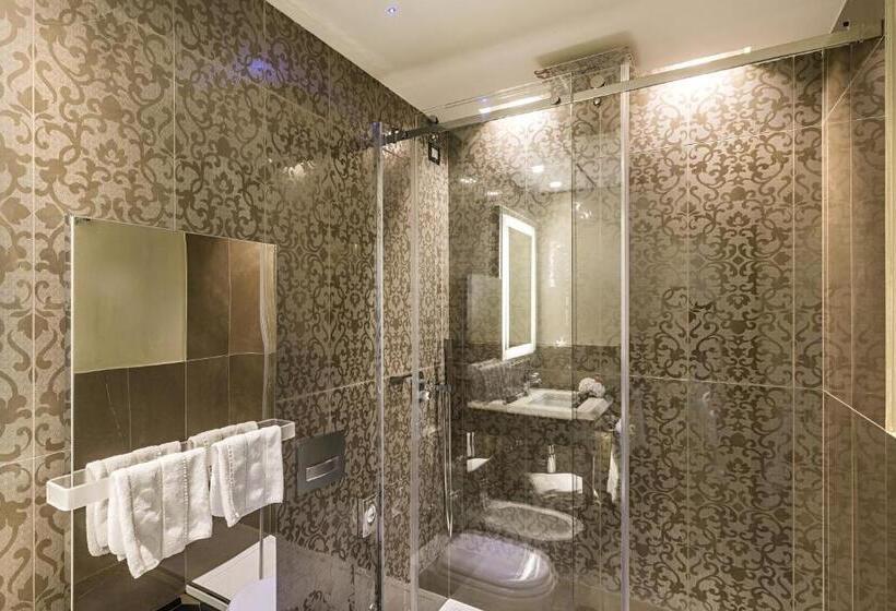 Suite, The Venice Times