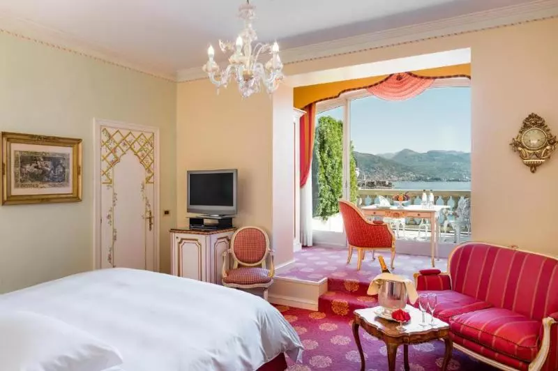 湖の見えるジュニアスイート, Villa E Palazzo Aminta