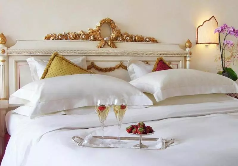 湖の見えるジュニアスイート, Villa E Palazzo Aminta