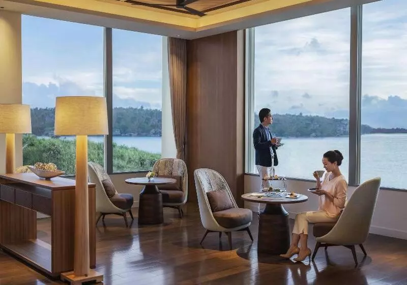 オーシャンビューのクラブルーム, Ana Intercontinental Manza Beach Resort, An Ihg