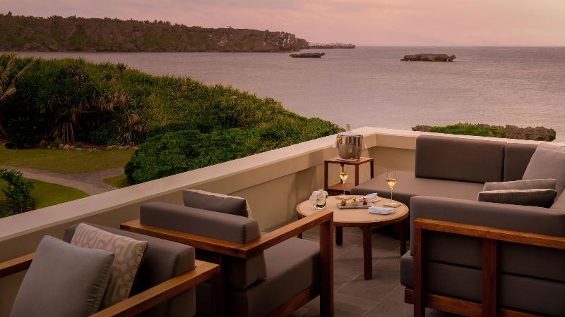 Номер Клуб Вид на Море, Ana Intercontinental Manza Beach Resort, An Ihg