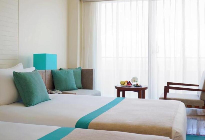 Классический номер с террасой, Ana Intercontinental Manza Beach Resort, An Ihg