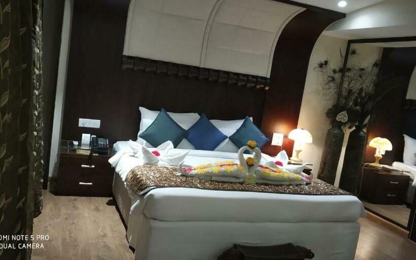 غرفة قياسية, Grand Heritage Narmada Jacksons