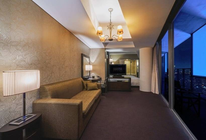 デラックスルーム, Harmonie Embrassee