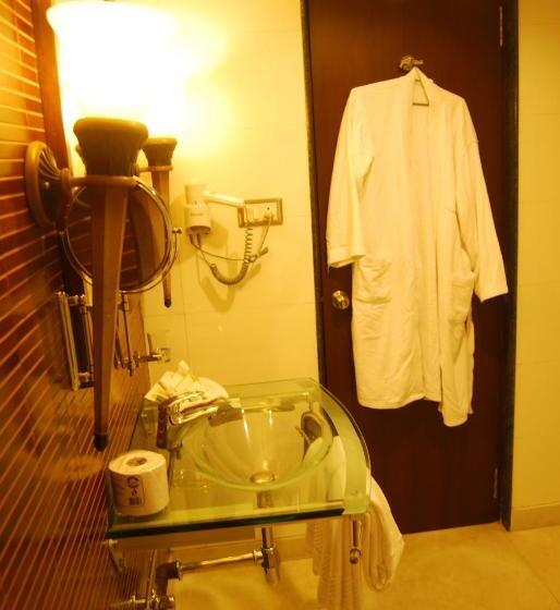 جناح, The Ashhok Hassan