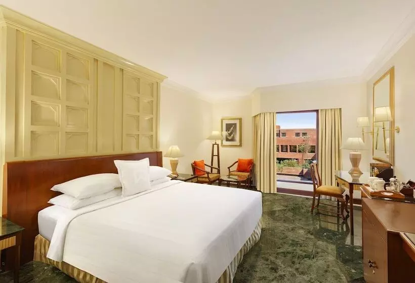 ガーデンビュースタンダードルーム, Itc Mughal, A Luxury Collection Resort & Spa, Agra
