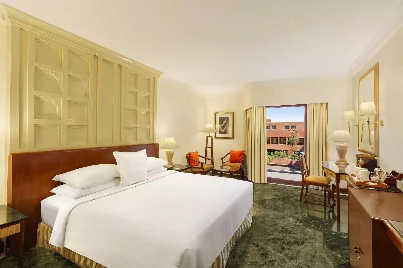 ガーデンビュースタンダードルーム, Itc Mughal, A Luxury Collection Resort & Spa, Agra