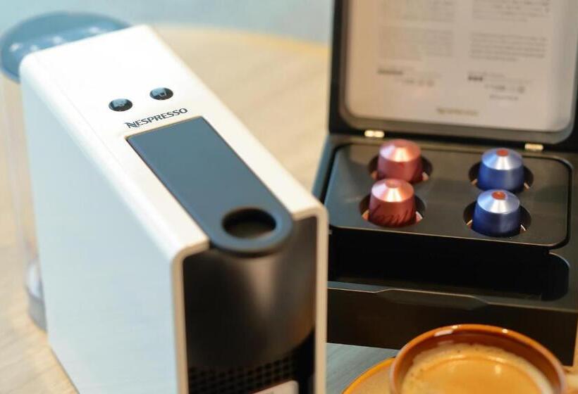 디럭스 룸 킹사이즈 침대, Miyako Hotel Hakata