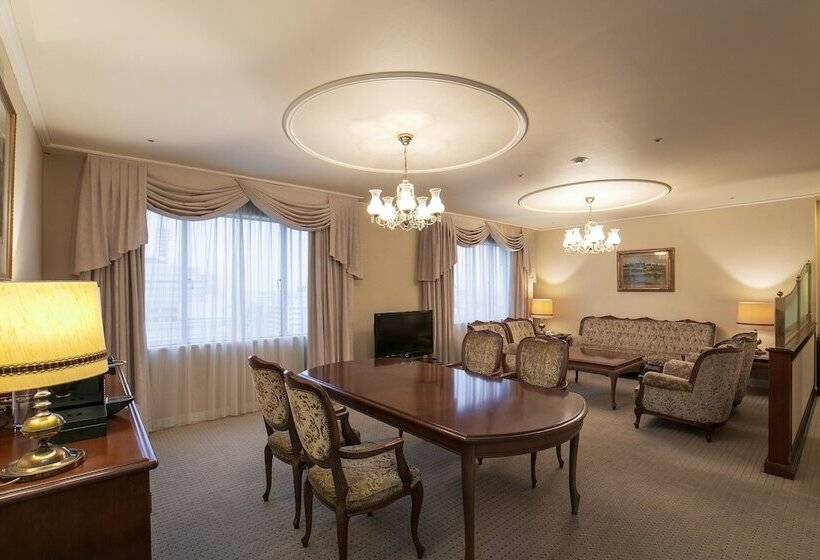 جناح ملكى, Nagoya Tokyu