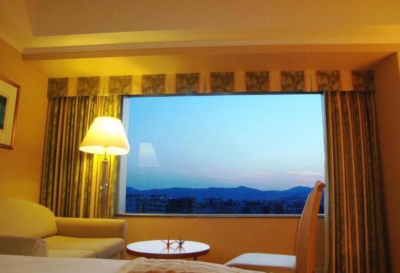 اتاق سوپریور با چشمانداز رودخانه, Okura Kyoto