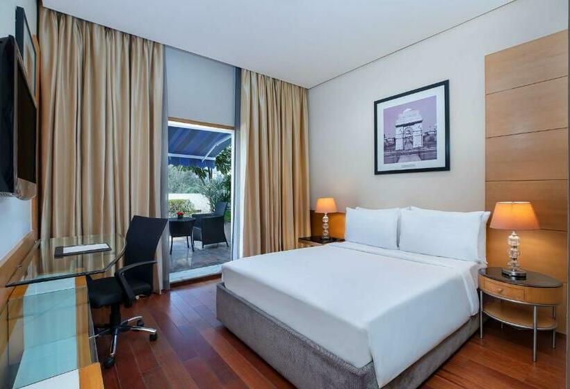 غرفة ديلوكس مزودة بشرفة, Radisson Blu Marina Hotel Connaught Place