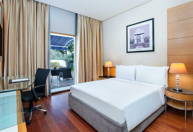 带阳台的豪华间, Radisson Blu Marina Hotel Connaught Place