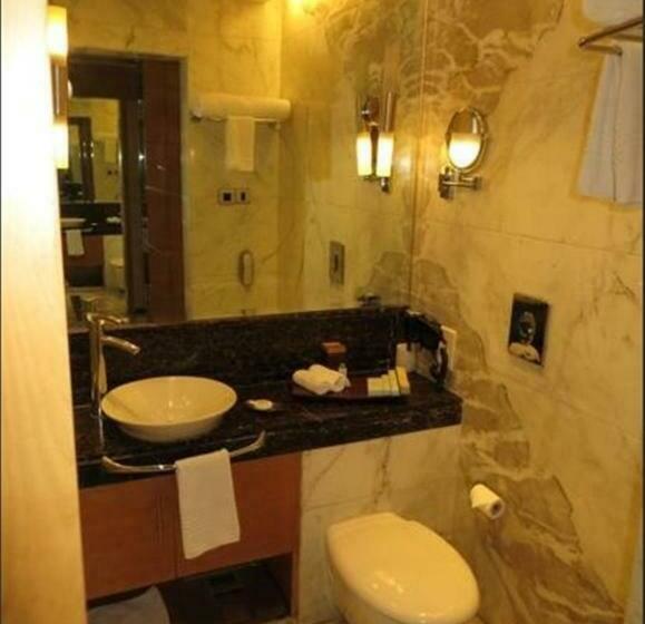 带阳台的豪华间, Radisson Blu Marina Hotel Connaught Place