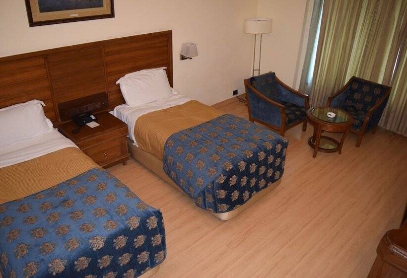 Номер Deluxe, Samrat New Delhi