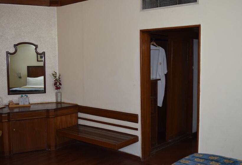 Номер Deluxe, Samrat New Delhi