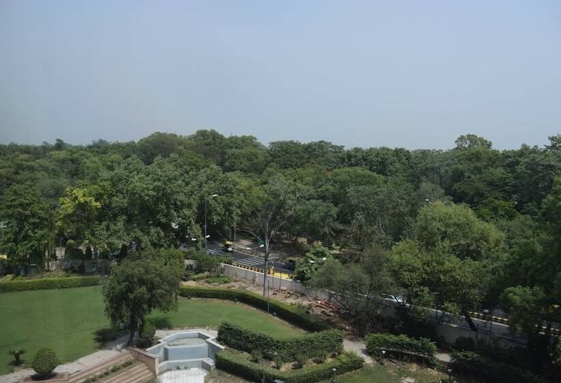 Номер Deluxe, Samrat New Delhi