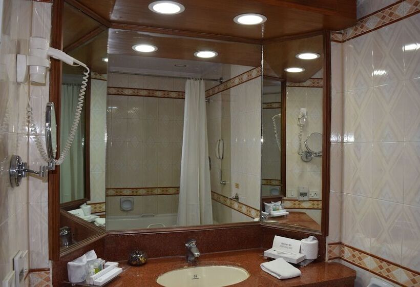 Номер Deluxe, Samrat New Delhi