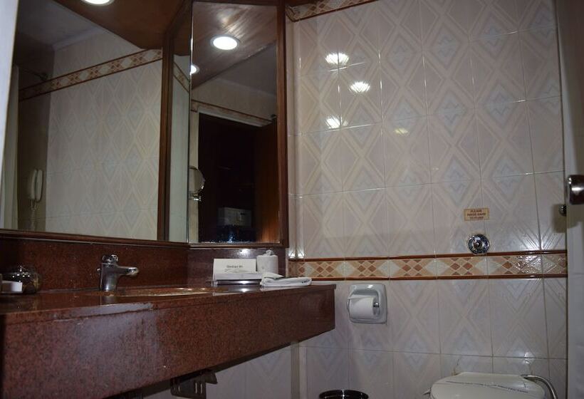 Номер Deluxe, Samrat New Delhi