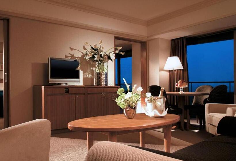 Люкс Клуб, Sheraton Grande Tokyo Bay