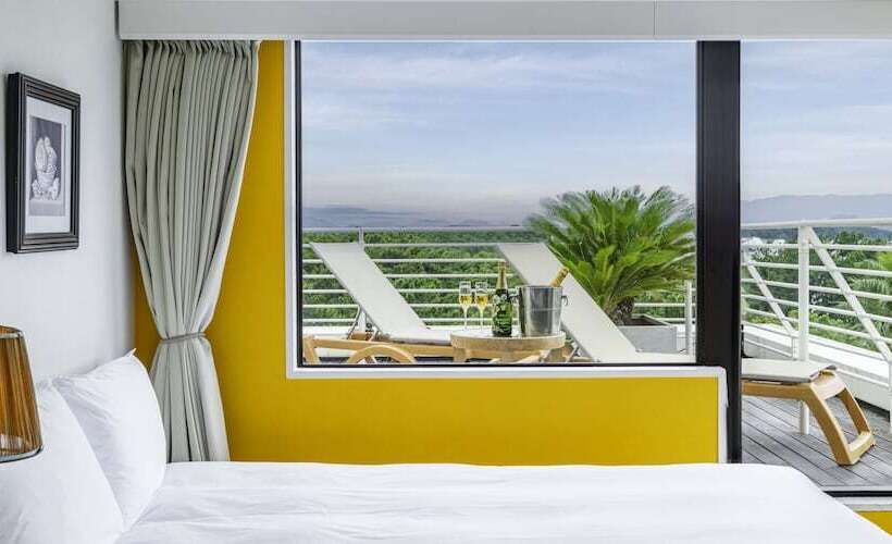 스탠다드 발코니 룸, The Luigans Spa And Resort