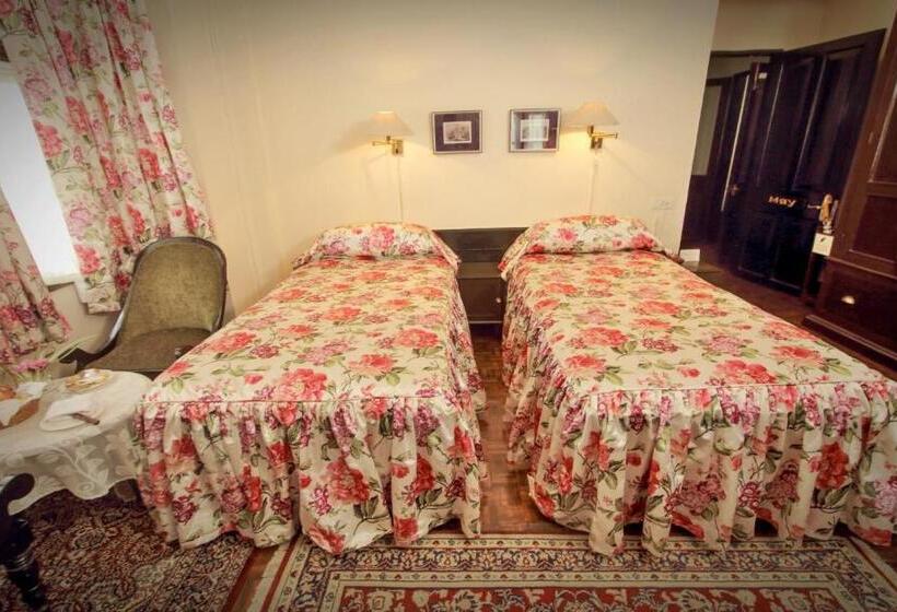 Номер Стандарт, Windamere Hotel   A Colonial Heritage
