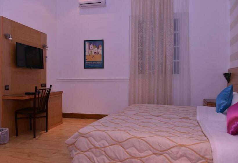 חדר סטנדרט, Continental