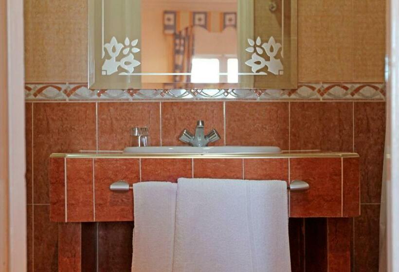 חדר סטנדרט יחיד, Continental