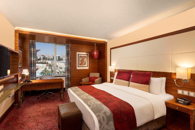 Club Room King Bed, Crowne Plaza Amman, An Ihg