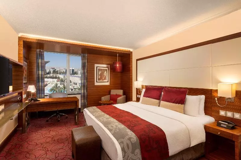 Club Room King Bed, Crowne Plaza Amman, An Ihg