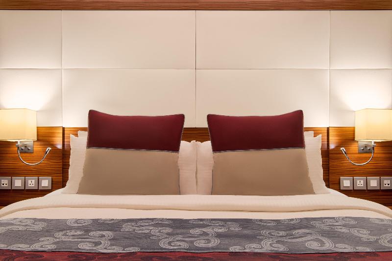 Club Room King Bed, Crowne Plaza Amman, An Ihg