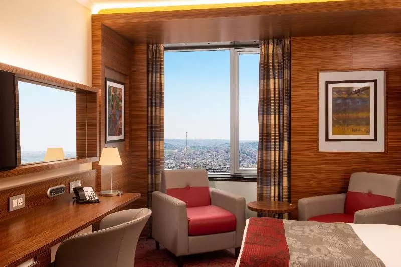 Club Room King Bed, Crowne Plaza Amman, An Ihg