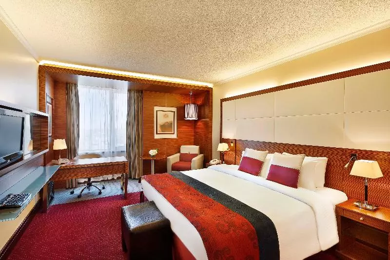 Club Room King Bed, Crowne Plaza Amman, An Ihg