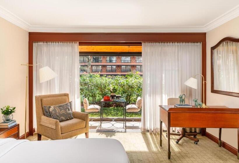 اتاق لوکس با تخت بزرگ, Fairmont The Norfolk