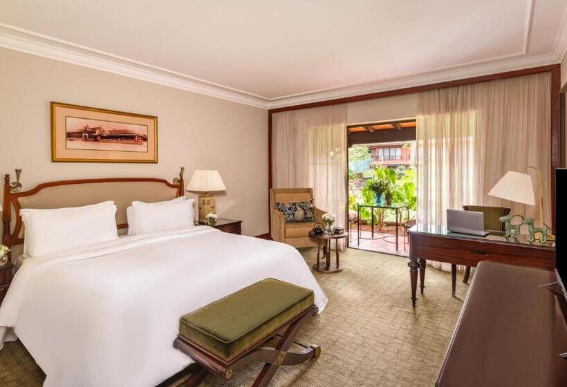 اتاق لوکس با تخت بزرگ, Fairmont The Norfolk