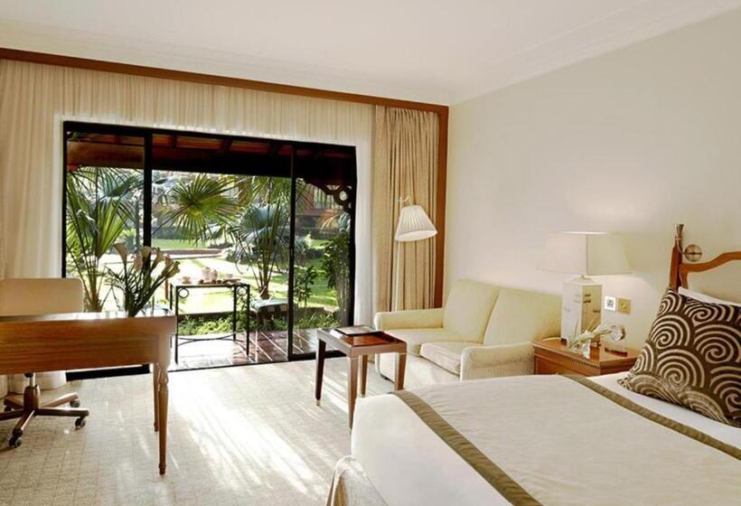 اتاق لوکس با تخت بزرگ, Fairmont The Norfolk