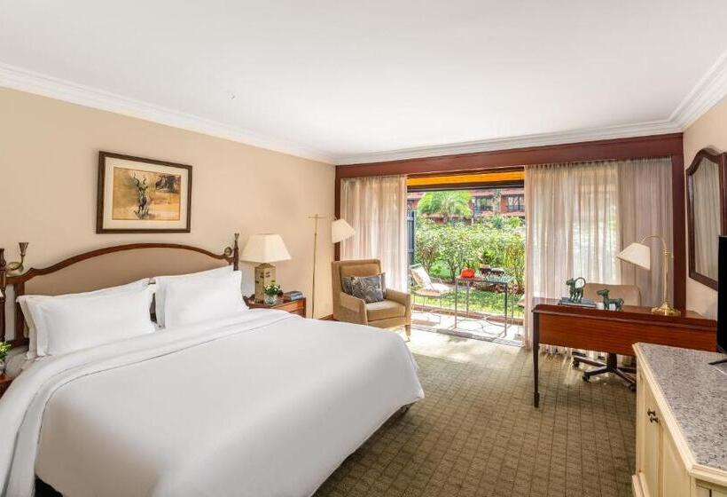 اتاق لوکس با تخت بزرگ, Fairmont The Norfolk