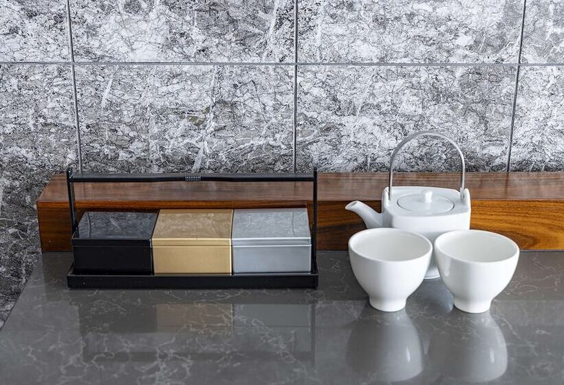 חדר סטנדרט עם מיטת קינג, Hilton Tokyo