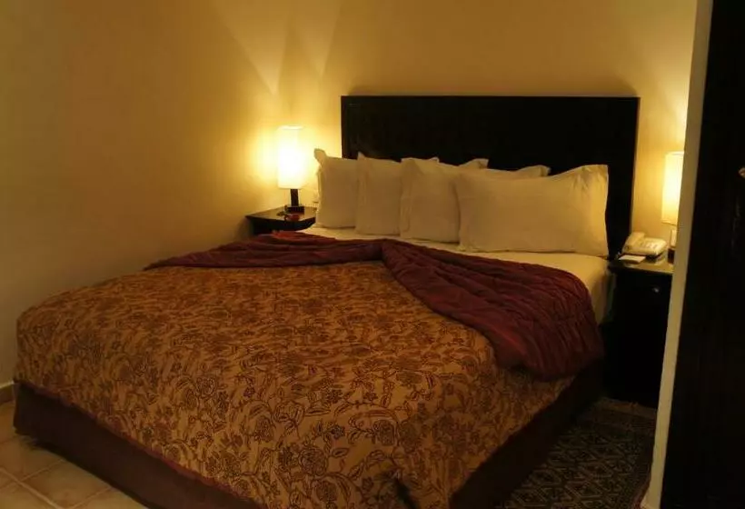بانگلوی استاندارد, Kennedy Hospitality Resort