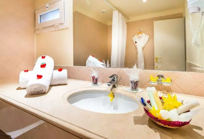 بانگلوی استاندارد, Kennedy Hospitality Resort