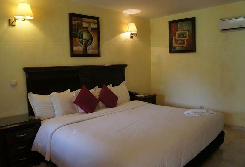 بانگلوی استاندارد, Kennedy Hospitality Resort