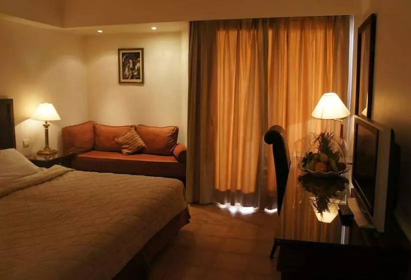 اتاق استاندارد یک نفره, Kennedy Hospitality Resort