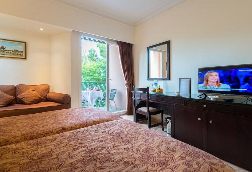 اتاق استاندارد یک نفره, Kennedy Hospitality Resort