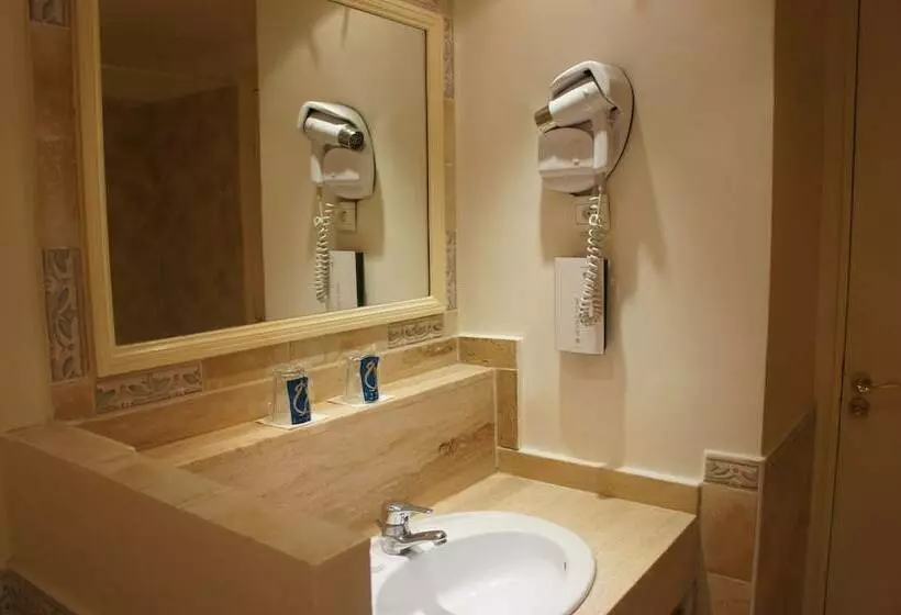 اتاق استاندارد یک نفره, Kennedy Hospitality Resort