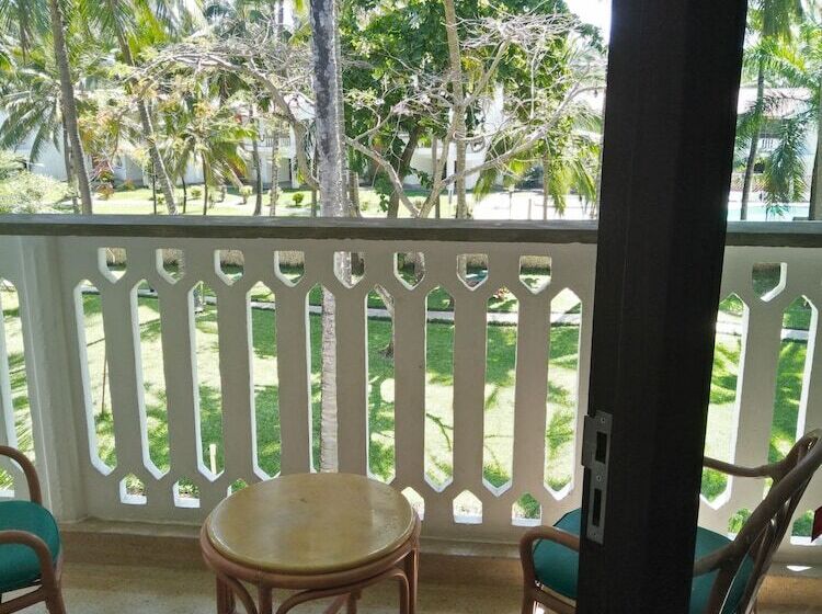 غرفة قياسية, Travellers Beach Hotel & Club