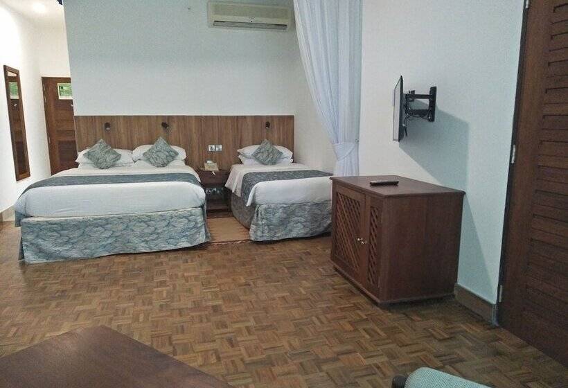 غرفة قياسية, Travellers Beach Hotel & Club