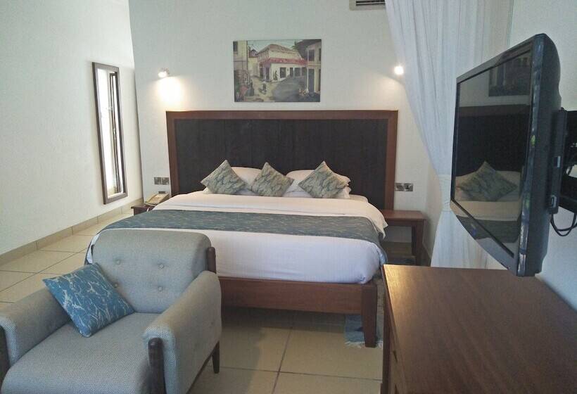 غرفة ديلوكس, Travellers Beach Hotel & Club