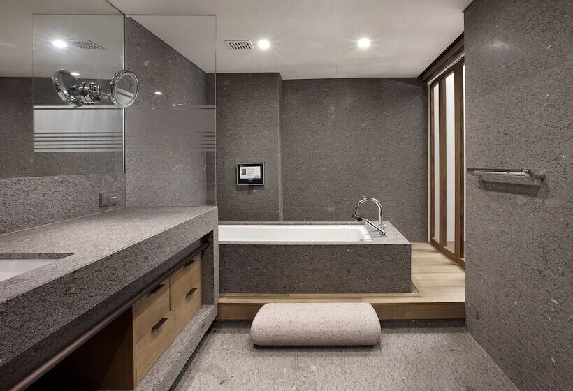 سوئیت کلاب, Westin Josun Seoul