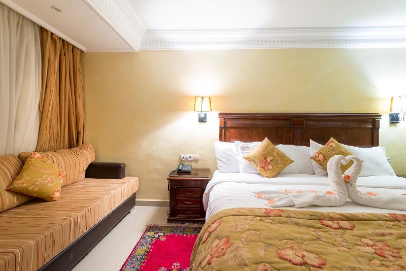 بانگلوی استاندارد, Kennedy Hospitality Resort